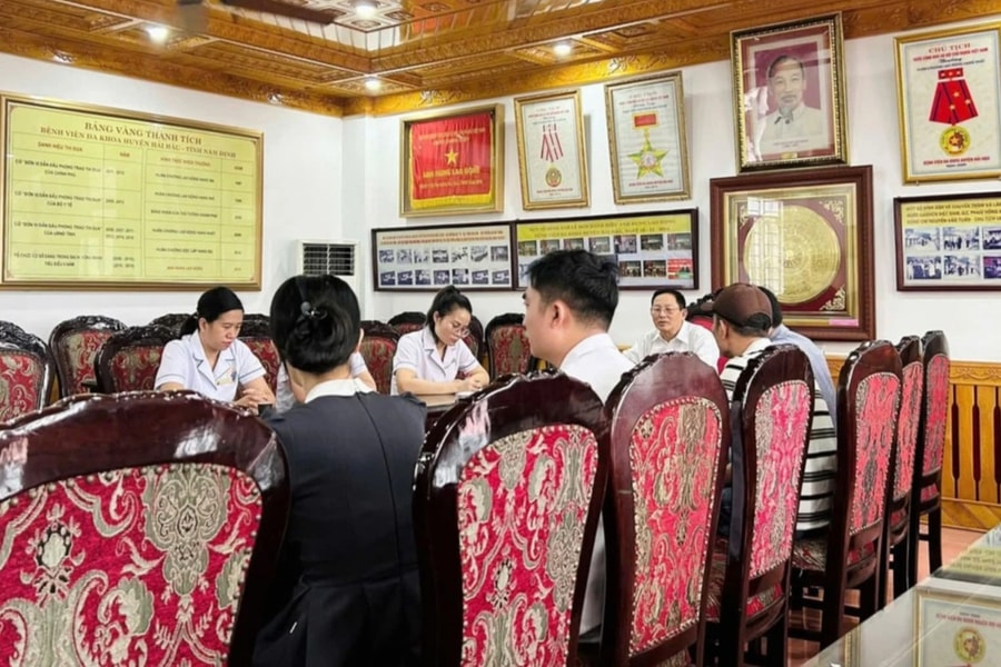 Nữ điều dưỡng bị người nhà bệnh nhân hành hung ngay trong ca trực