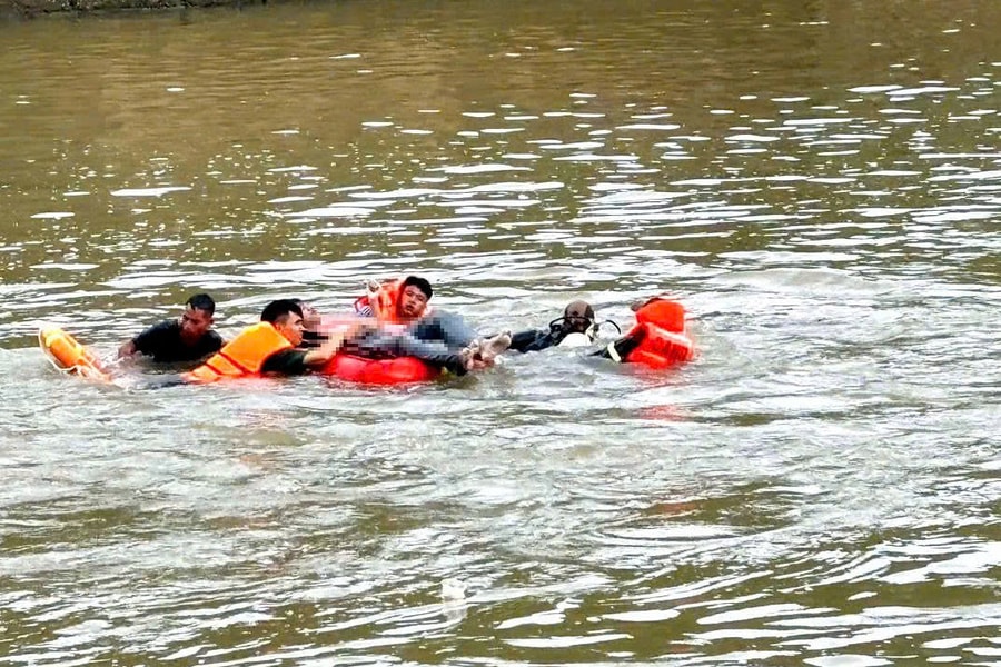 Quảng Ngãi: Đi tắm cùng nhóm bạn, thiếu niên đuối nước tử vong
