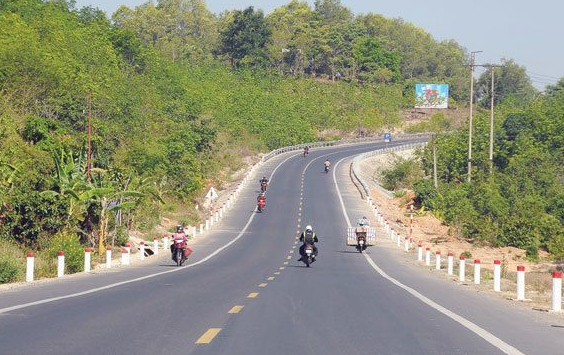 Xem xét nâng cấp đường Hồ Chí Minh qua Đà Nẵng và Quảng Ngãi