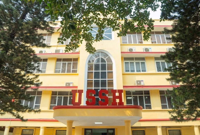 Ngành Báo chí ở hai trường Nhân văn Bắc – Nam: Điểm chuẩn chênh nhẹ