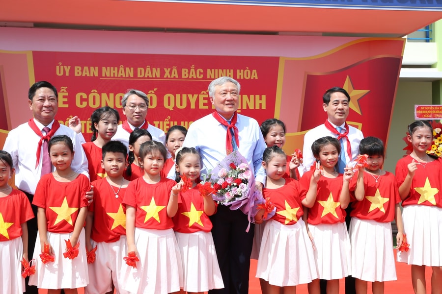 Đặt tên Trường Tiểu học Nguyễn Lựu để tiếp bước truyền thống vẻ vang, hiển hách của Bắc Ninh Hòa