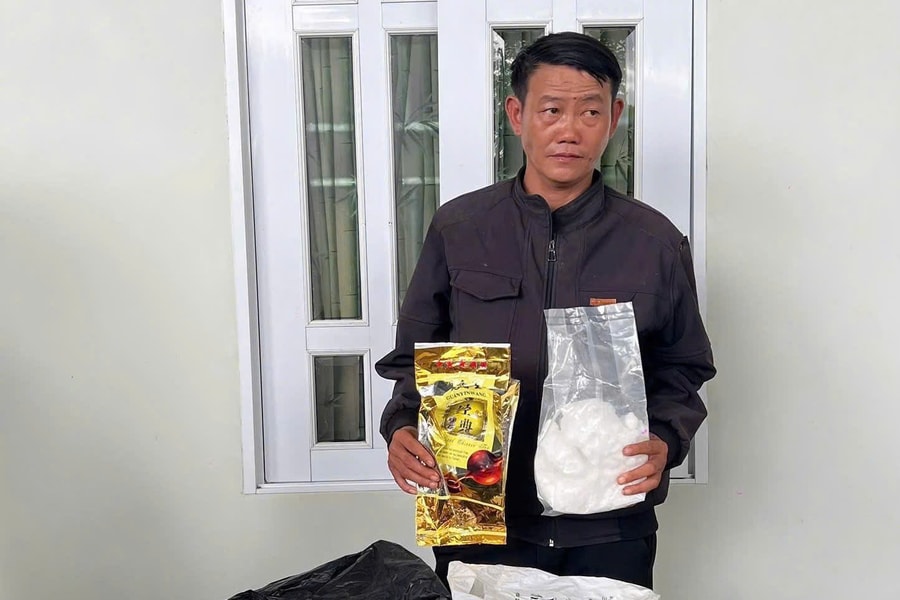 Quảng Ngãi: Bắt giữ đối tượng tàng trữ 1kg ma túy đá