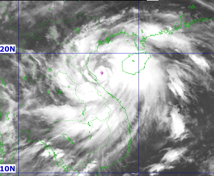 Bão số 5 tiến sát đất liền, nguy cơ ngập lụt ven biển từ Thanh Hóa đến Hà Tĩnh