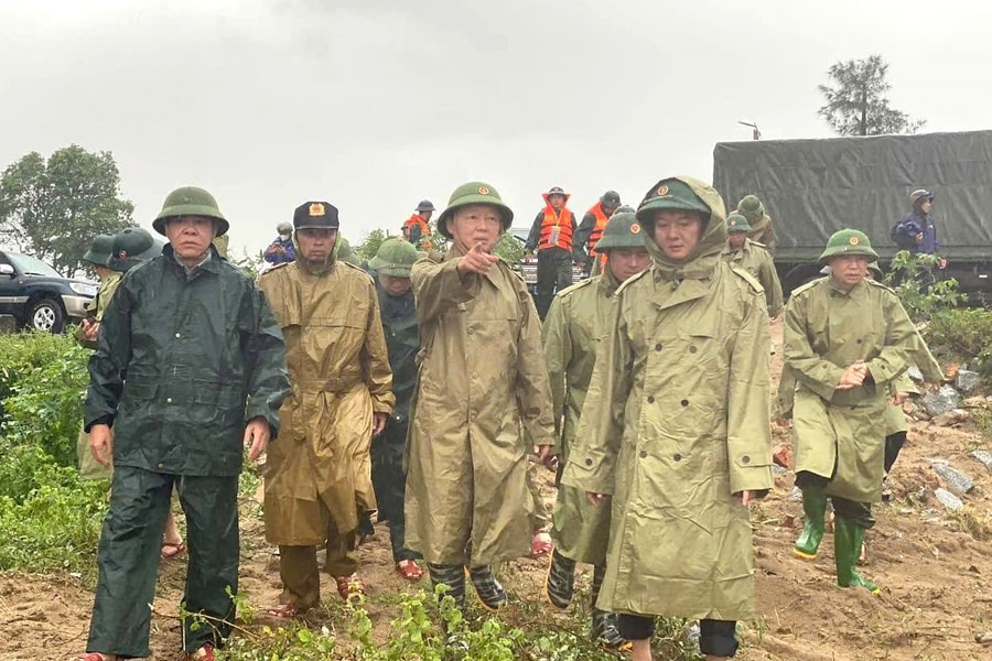 Phó Thủ tướng Trần Hồng Hà trực tiếp chỉ đạo ứng phó bão số 5 tại Hà Tĩnh