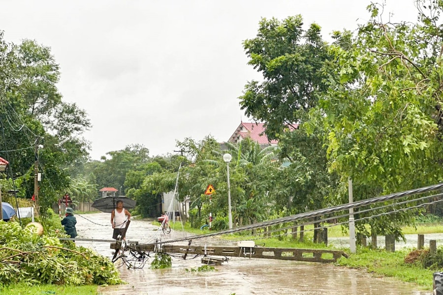 Khắc phục hậu quả bão số 5, tập trung ứng phó với bão số 6
