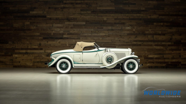 Siêu xe cổ Auburn 1932 với lịch sử 44 năm được đem đấu giá