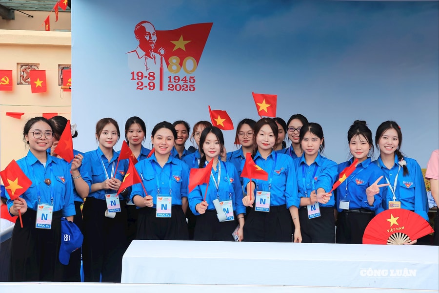 8.800 thanh niên tình nguyện chung tay bảo đảm an toàn, trật tự đêm sơ duyệt diễu binh