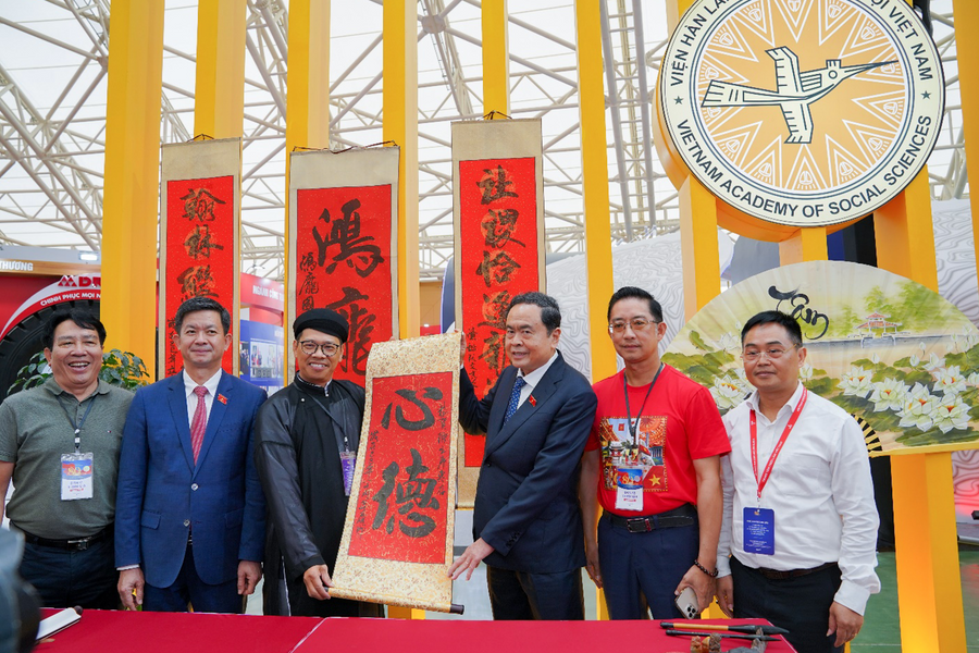 Chủ tịch Quốc hội kiểm tra công tác chuẩn bị triển lãm 'Lịch sử và sứ mệnh Quốc hội Việt Nam'