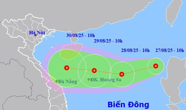 Áp thấp nhiệt đới xuất hiện trên Biển Đông, hướng về Hoàng Sa