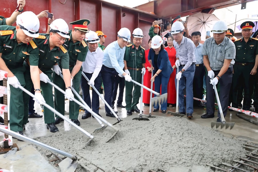 Hợp long cầu Phong Châu (Phú Thọ): Thần tốc về đích, thông xe trước tháng 10