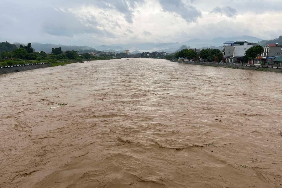Lũ trên nhiều sông vượt báo động, nguy cơ ngập lụt tại Lào Cai, Thanh Hóa, Nghệ An