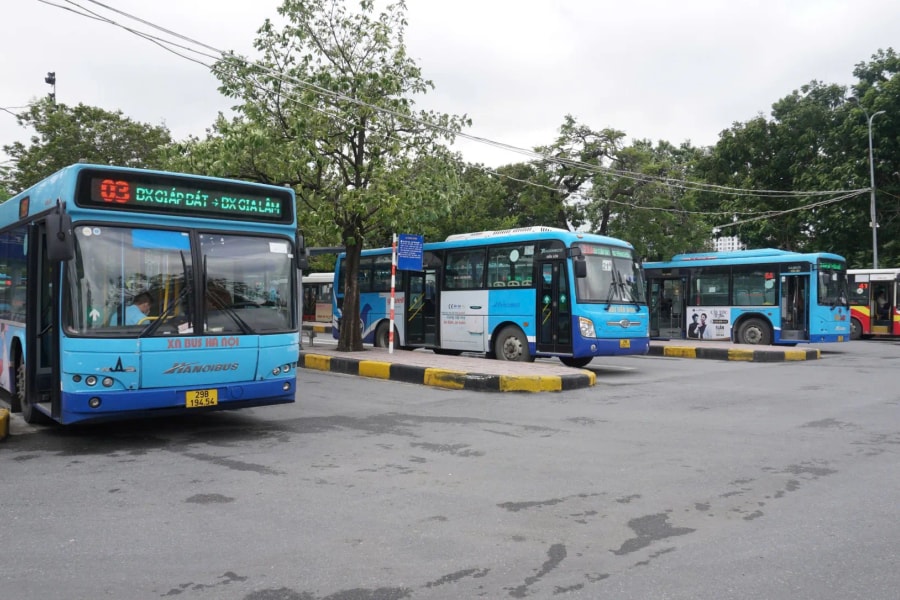 Điều chỉnh lộ trình nhiều tuyến xe buýt phục vụ sơ duyệt Lễ diễu binh, diễu hành