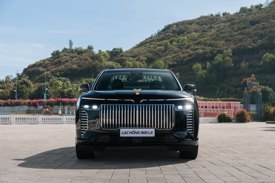 VinFast bàn giao lô xe Lạc Hồng đưa đón nguyên thủ quốc tế tại đại lễ A80