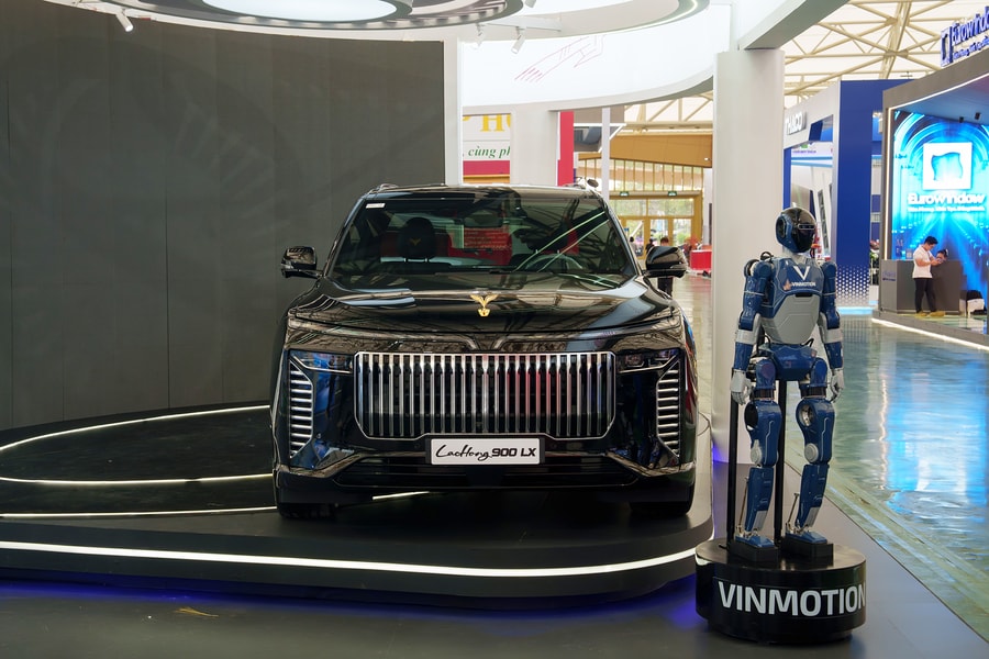 Cận cảnh Lạc Hồng 900 LX – SUV hạng sang dành cho nguyên thủ