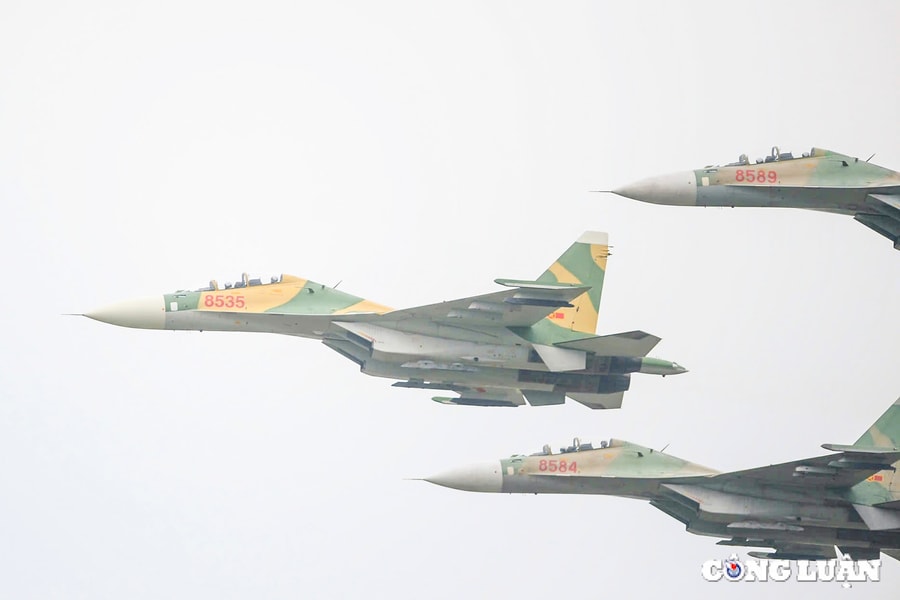 Hà Nội: Yêu cầu không thả diều, bóng bay, đèn trời ảnh hưởng hoạt động bay dịp 2/9