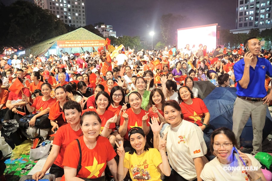 Niềm vui, sự tự hào và tình yêu Tổ quốc lan tỏa khắp Quảng trường Ba Đình