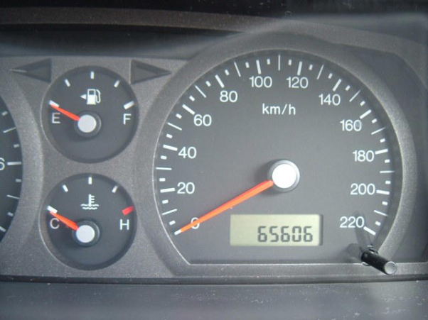 Chạy ô tô khi cạn xăng gây hư hại như nào tới xe của bạn?