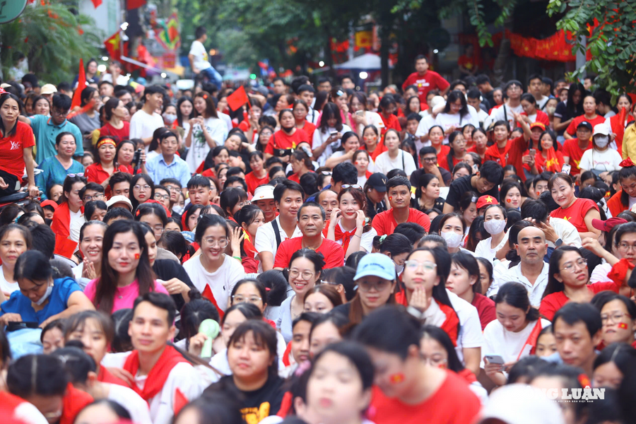 Nhiều tỉnh thành bắt đầu phân bổ quà cho người dân ăn Tết Độc lập