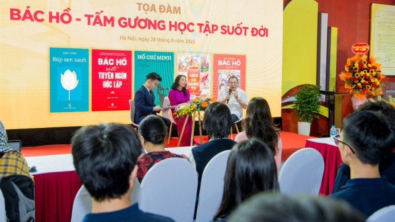 Bác Hồ - Tấm gương học tập suốt đời: Nguồn cảm hứng bất tận cho thế hệ trẻ