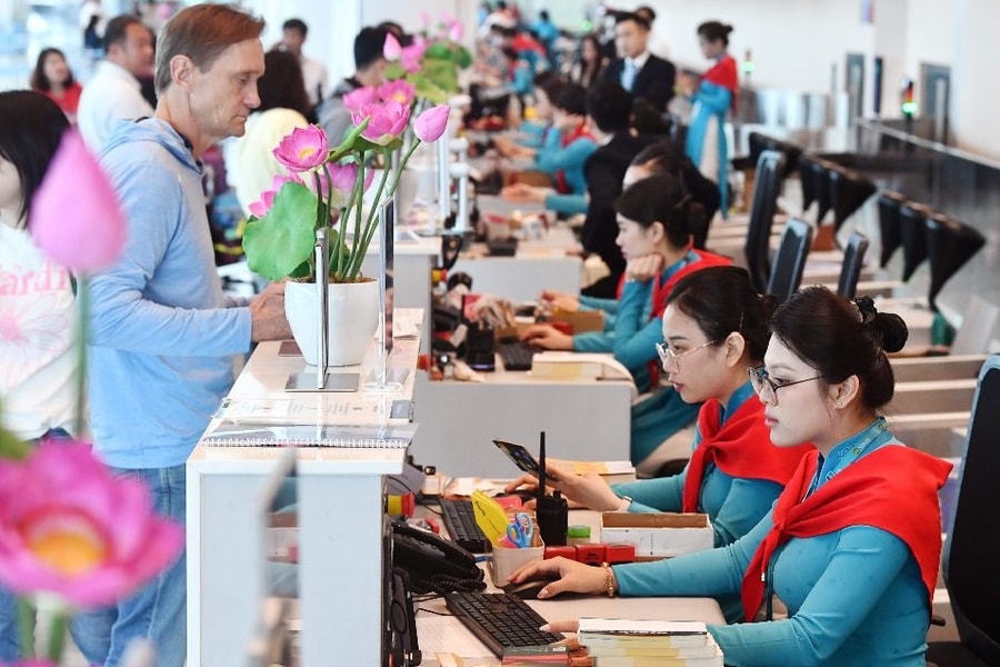 Đáp ứng tốt nhu cầu đi lại của người dân qua đường hàng không dịp lễ 2/9