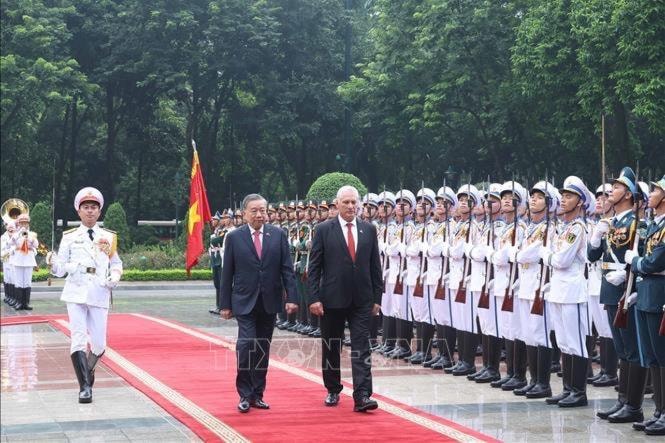 Lễ đón chính thức Bí thư thứ Nhất Đảng Cộng sản Cuba, Chủ tịch nước Cộng hòa Cuba