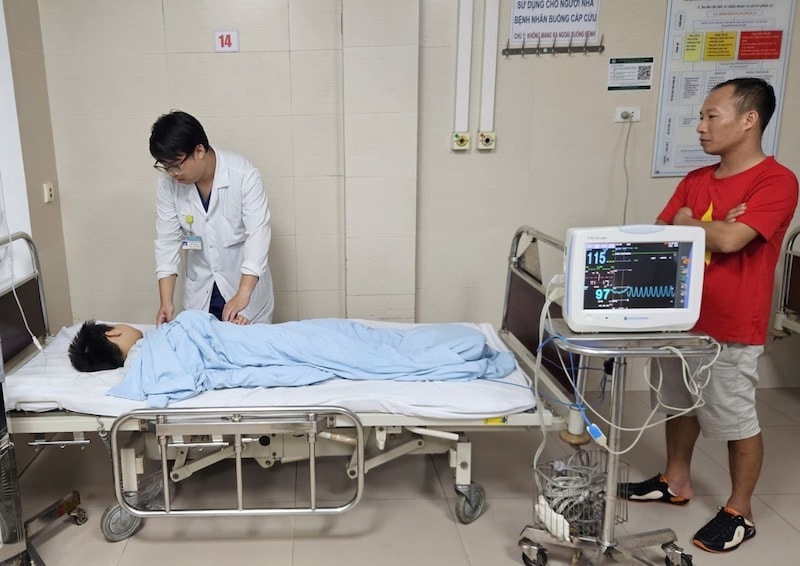 Phẫu thuật cắt ruột thừa kịp thời, cứu sống bé trai 10 tuổi nguy kịch khi đang chờ xem diễu binh