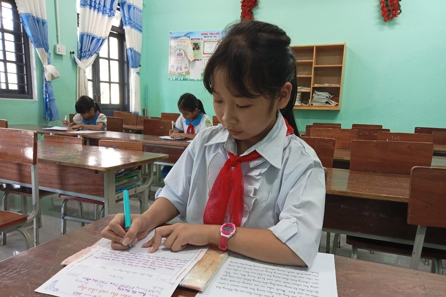 Những mái trường tiền tỷ mở cánh cửa tri thức cho học trò vùng biên Đà Nẵng