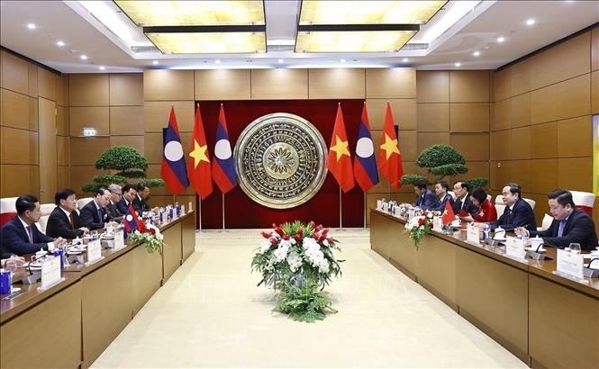 Chủ tịch Quốc hội Trần Thanh Mẫn hội kiến Tổng Bí thư, Chủ tịch nước Lào Thongloun Sisoulith