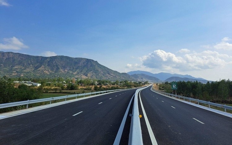 Tăng tốc thi công 5 dự án thành phần cao tốc Bắc – Nam, phấn đấu hoàn thành trong năm 2025