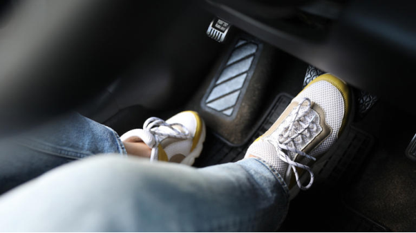 Phanh điện tử là gì và chuyện gì xảy ra nếu nó hỏng khi đang lái?