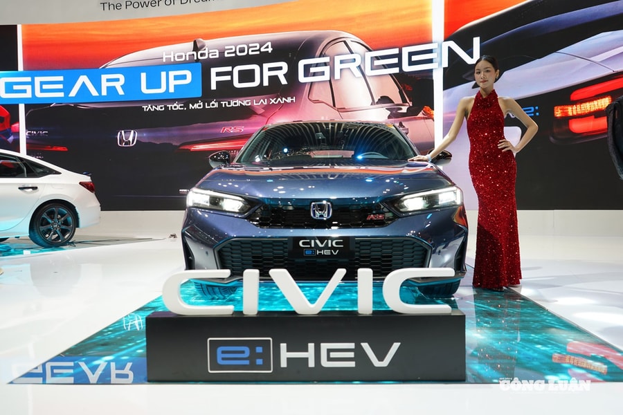 Honda giảm giá ô tô, khách mua xe Civic hybrid hưởng lợi nhiều nhất