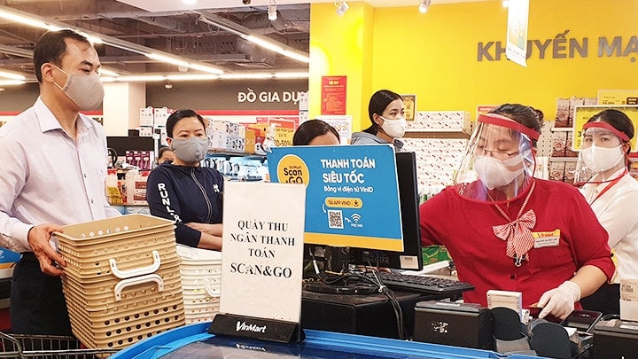 Hơn 200 tỷ đồng mỗi năm: Bộ Tài chính thúc đẩy thói quen lấy hóa đơn điện tử