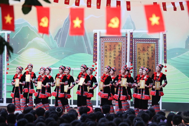 Bộ GD&ĐT giải đáp vì sao giáo viên vùng khó không được hưởng phụ cấp đứng lớp khi thai sản?