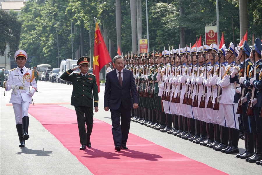 Tổng Bí thư dự Kỷ niệm 80 năm Ngày truyền thống Bộ Tổng Tham mưu Quân đội Nhân dân Việt Nam