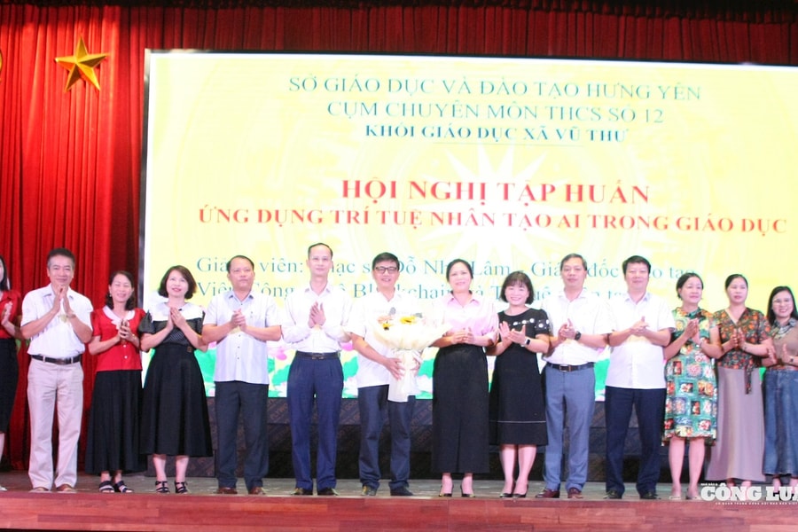 Hơn 450 cán bộ, giáo viên xã Vũ Thư tỉnh Hưng Yên tập huấn ứng dụng AI trong giảng dạy