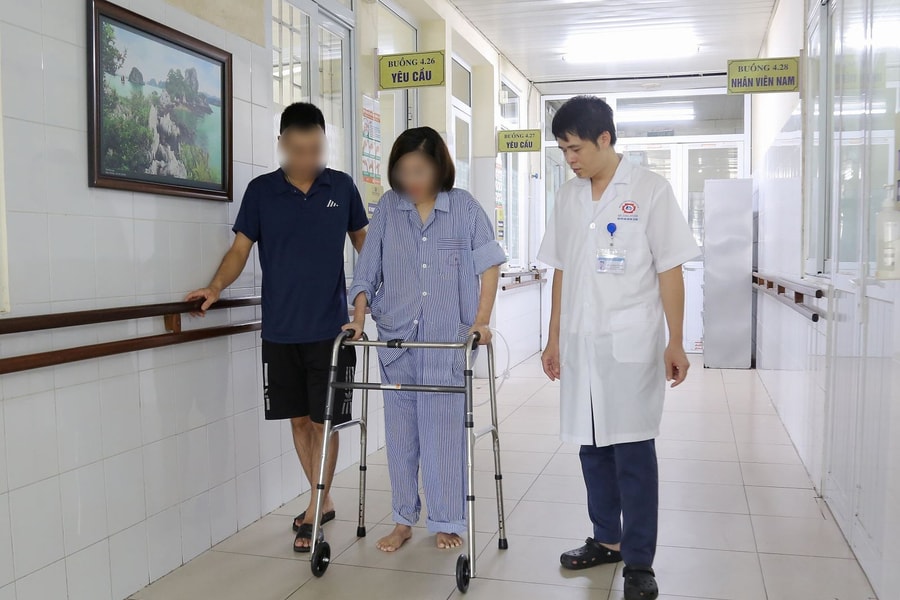 Thoát chết hi hữu sau khi nhảy cầu Bãi Cháy, nữ bệnh nhân đã hồi phục