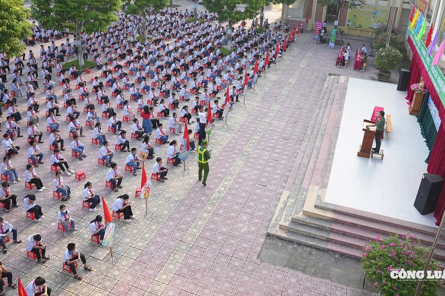 Trường THCS Vũ Thư (Hưng Yên): Tuyên truyền và ký cam kết chấp hành Luật An toàn giao thông