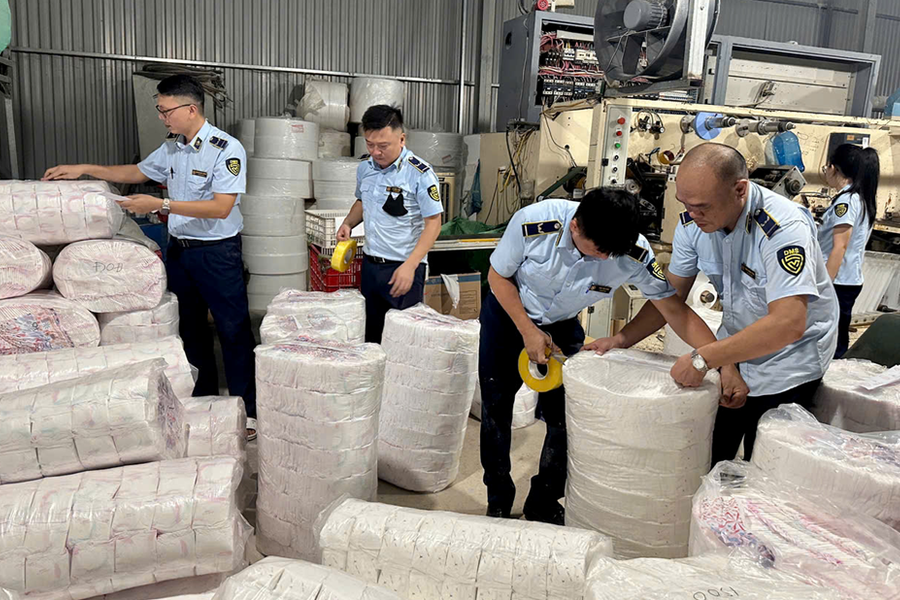 Thái Nguyên: Phát hiện cơ sở sản xuất bỉm trẻ em, băng vệ sinh giả
