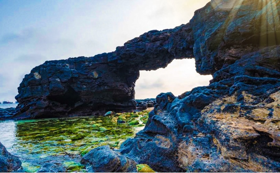 Thắng cảnh cổng Tò Vò ở Quảng Ngãi được xếp hạng di tích quốc gia