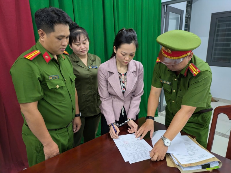 Bắt chủ cơ sở nha khoa Tuyết Chinh hành hung khách hàng