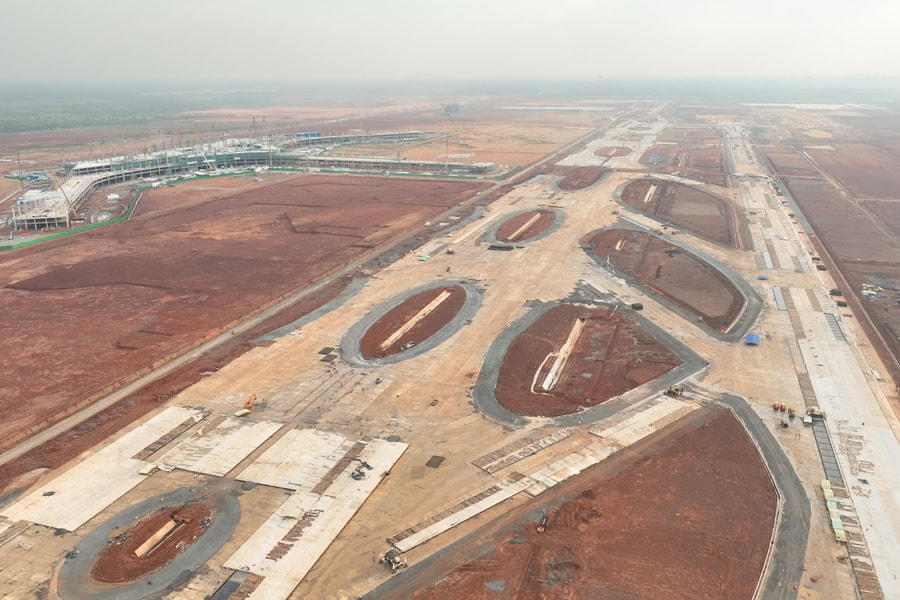 Xem xét đầu tư đường băng thứ 3 cảng hàng không quốc tế Long Thành