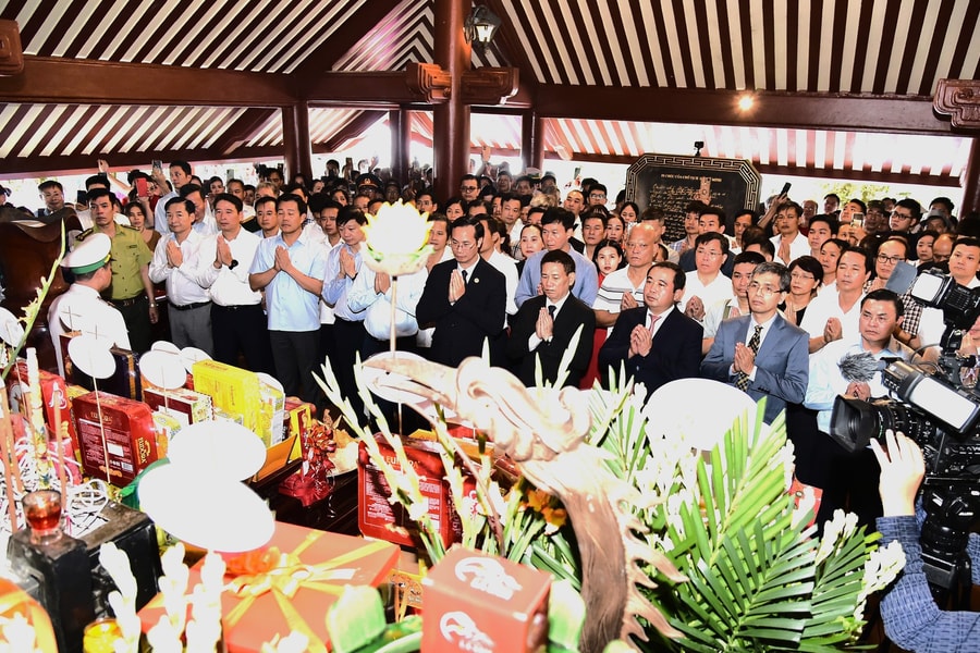 Lãnh đạo Đảng, Nhà nước dâng hương tưởng niệm 56 năm ngày mất Chủ tịch Hồ Chí Minh