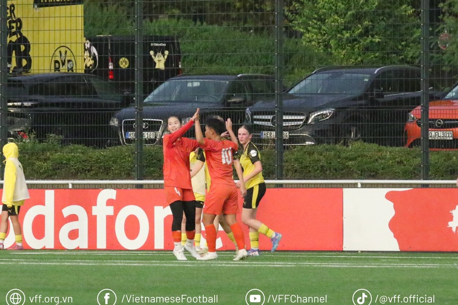 Điểm tin thể thao 12/9: U17 nữ Việt Nam đại thắng U17 nữ Dortmund, MU bán thành công Onana