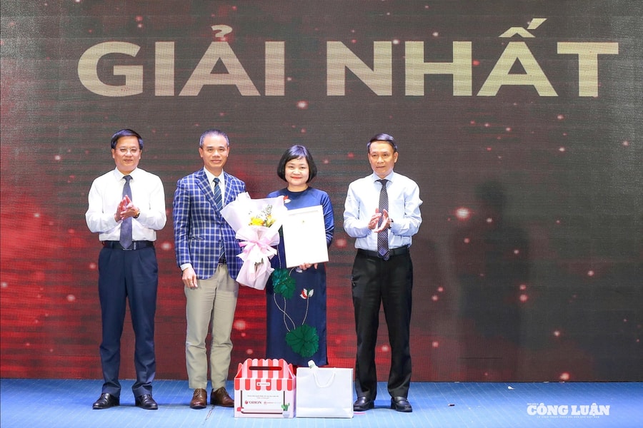 Những cảm xúc thiêng liêng được tôn vinh, lan toả qua Cuộc thi viết 'Cha và con gái' lần thứ 3