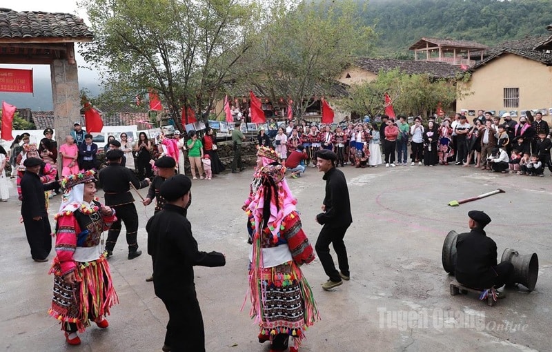 Độc đáo Lễ cúng tổ tiên của người Lô Lô đen