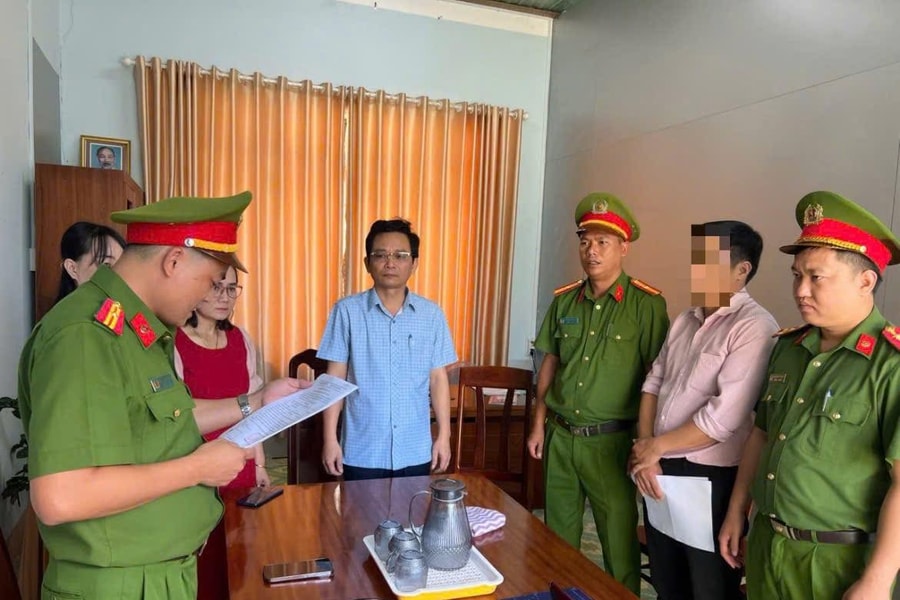 Quảng Ngãi: Cấp sổ đỏ đất công trái luật, cán bộ địa chính bị bắt