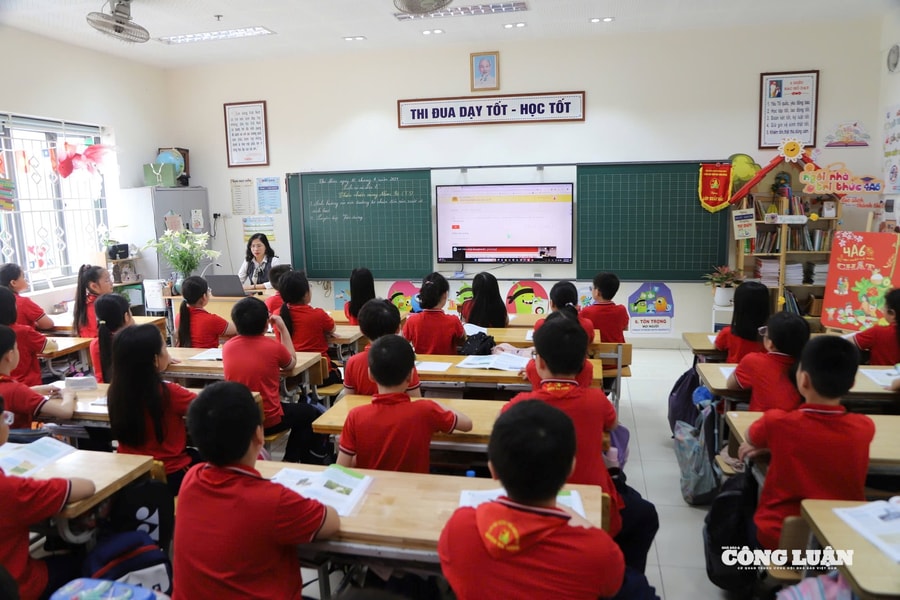 'Bình dân học vụ số': Từ lời hiệu triệu của Tổng Bí thư đến phong trào hưởng ứng trong toàn dân