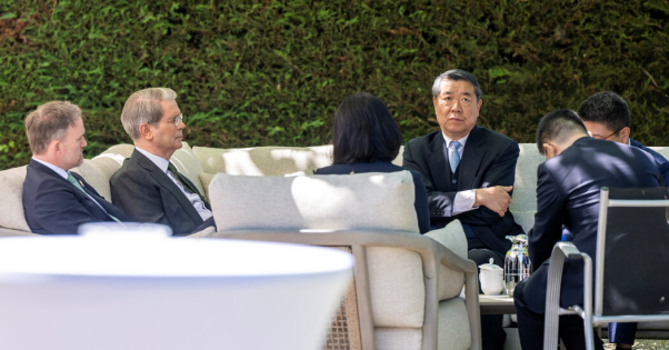 Mỹ và Trung Quốc nối lại đàm phán về thuế và TikTok tại Madrid