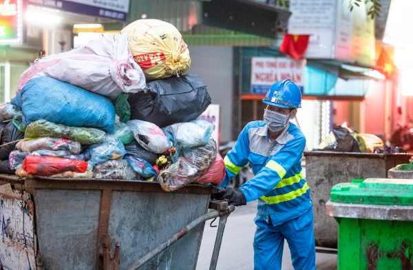Hà Nội dự kiến tăng phí thu gom rác thải: Cần sử dụng nguồn lực hiệu quả