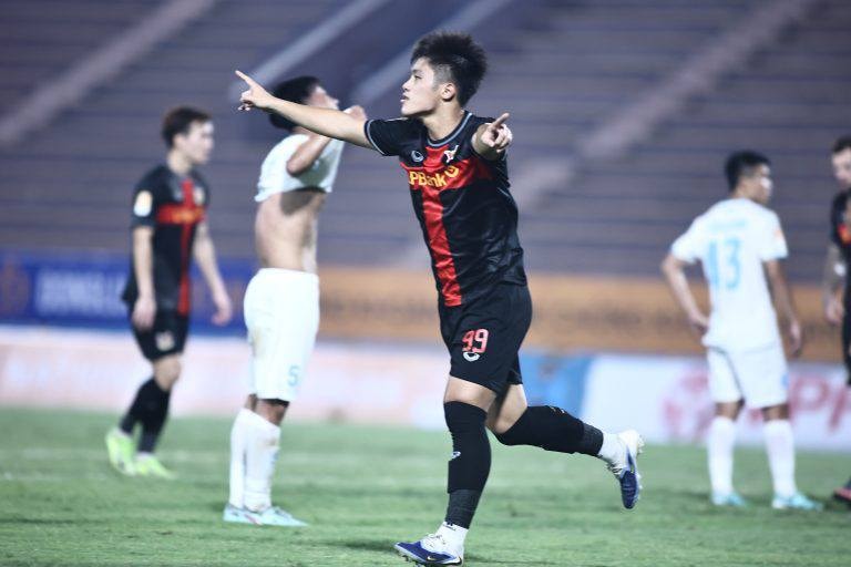 Điểm tin thể thao 15/9: Ninh Bình đạt cột mốc chưa từng có ở bóng đá Việt Nam, Thùy Linh đại chiến tay vợt số 1 Singapore